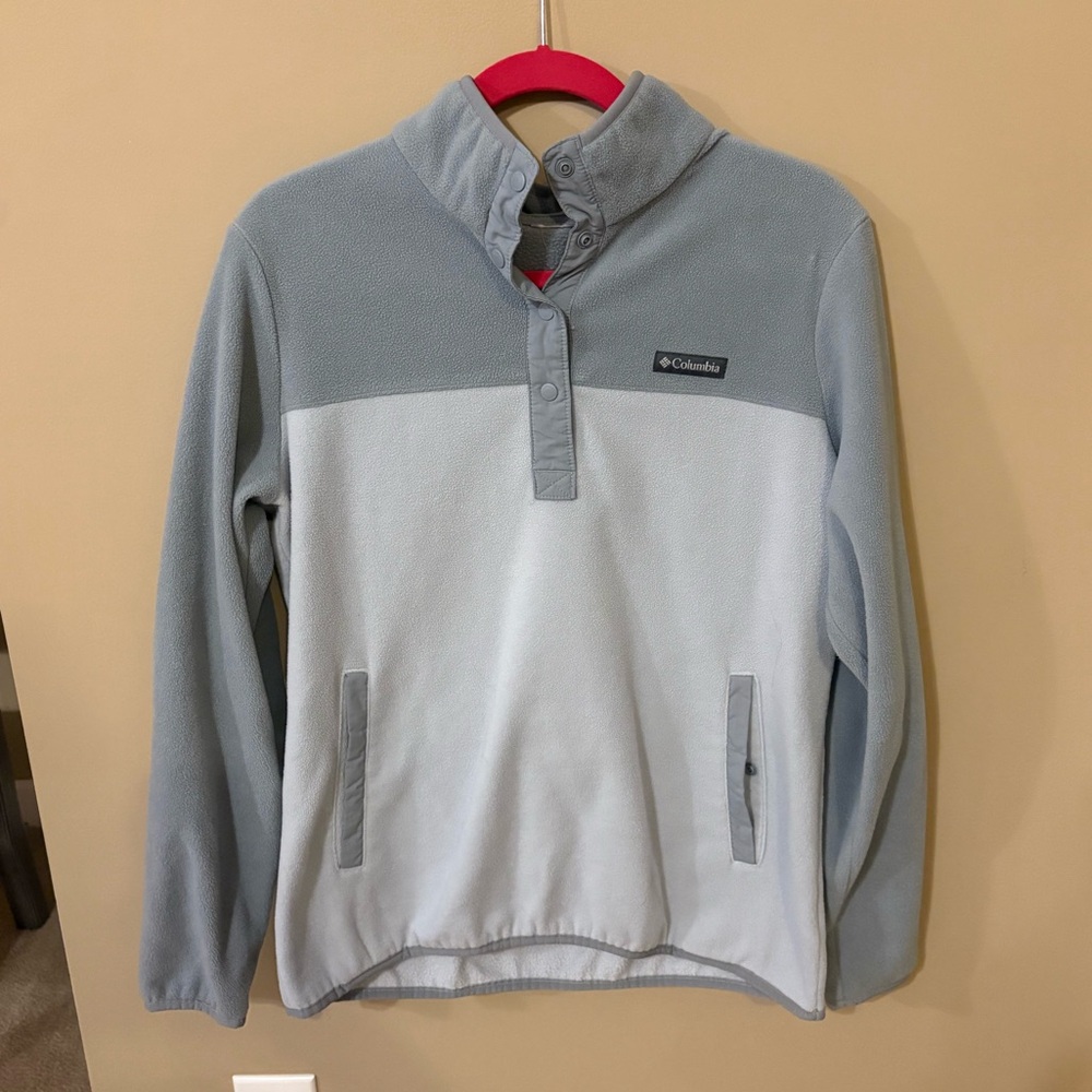 Womens Two-Tone Gray Sweater